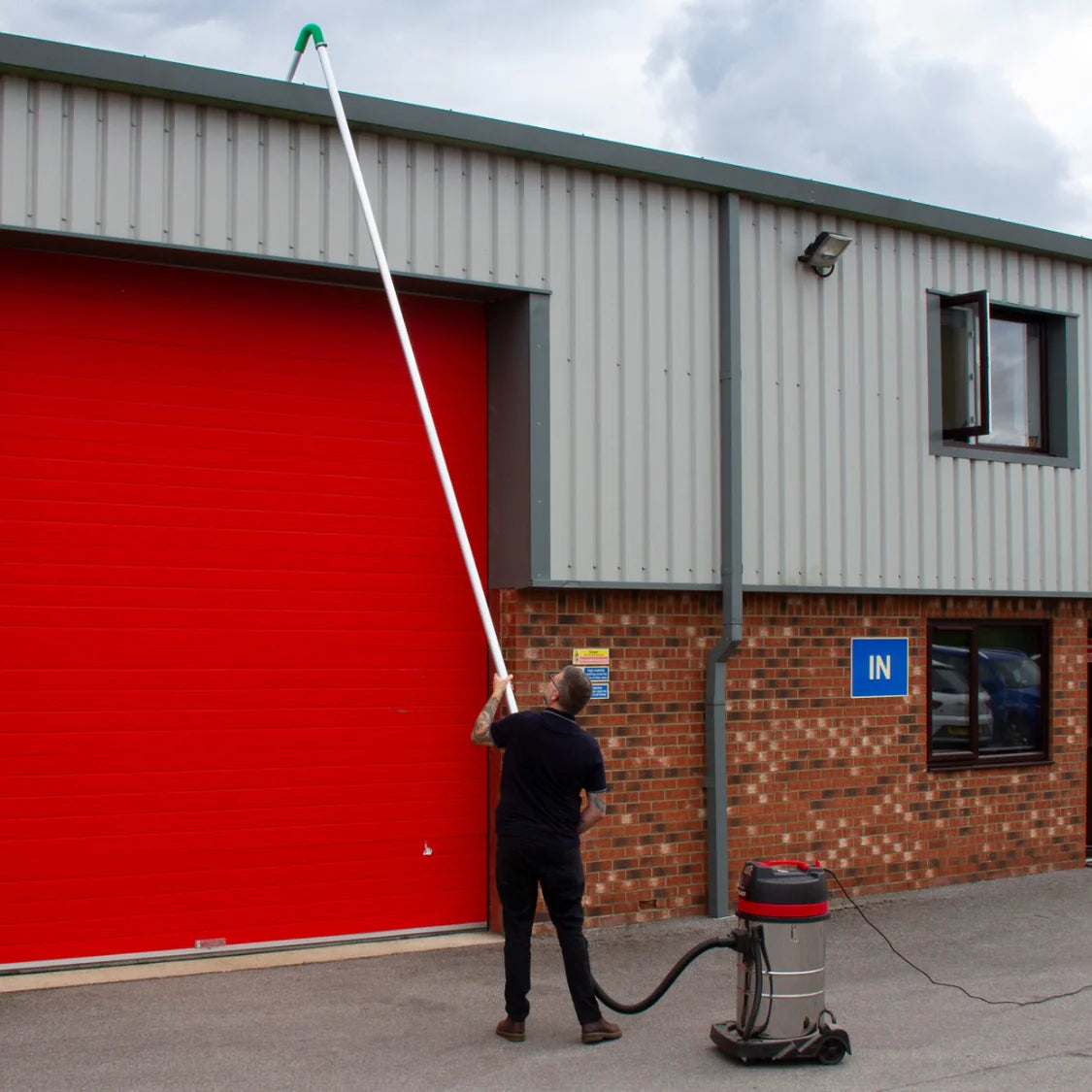 Maxblast Gutter Vacuum Poles & 80L Wet & Dry Vacuum